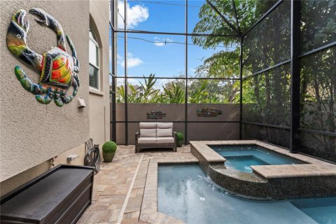 House in Tampa, Florida 4 bedrooms, 252.14 sq.m. № 1663154 - photo 3