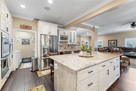 House in Tampa, Florida 4 bedrooms, 252.14 sq.m. № 1663154 - photo 17