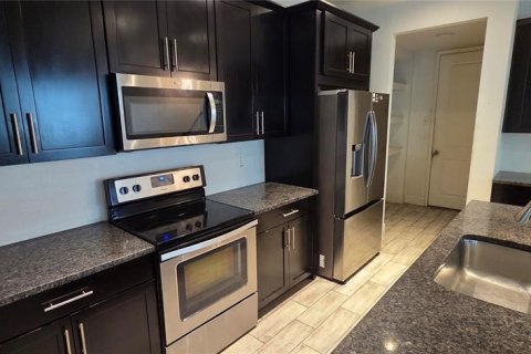 Townhouse in Riverview, Florida 4 bedrooms, 243.22 sq.m. № 2236098 - photo 9