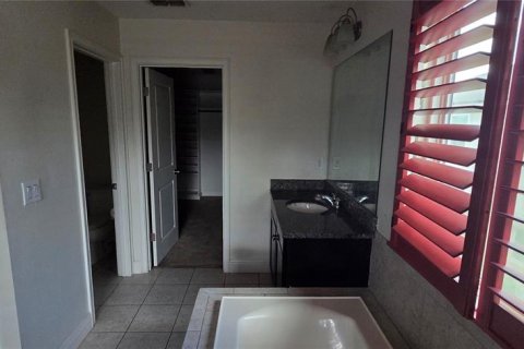 Townhouse in Riverview, Florida 4 bedrooms, 243.22 sq.m. № 2236098 - photo 24