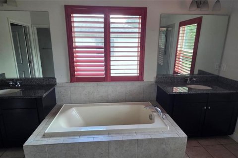 Townhouse in Riverview, Florida 4 bedrooms, 243.22 sq.m. № 2236098 - photo 23