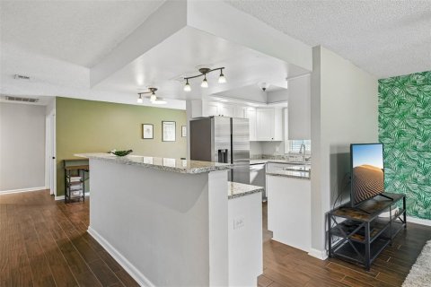 Villa ou maison à vendre à Tampa, Floride: 3 chambres, 127.37 m2 № 2298089 - photo 5