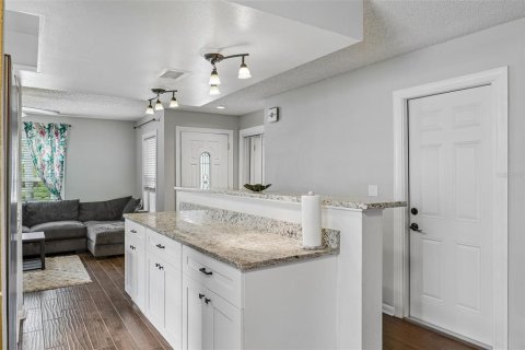 Villa ou maison à vendre à Tampa, Floride: 3 chambres, 127.37 m2 № 2298089 - photo 8