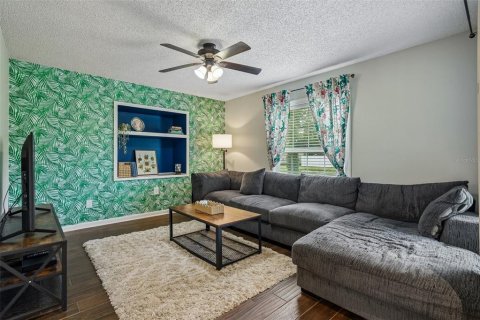 Villa ou maison à vendre à Tampa, Floride: 3 chambres, 127.37 m2 № 2298089 - photo 3