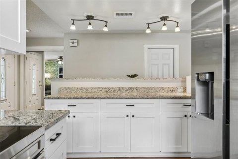 Villa ou maison à vendre à Tampa, Floride: 3 chambres, 127.37 m2 № 2298089 - photo 11