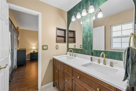 Villa ou maison à vendre à Tampa, Floride: 3 chambres, 127.37 m2 № 2298089 - photo 16