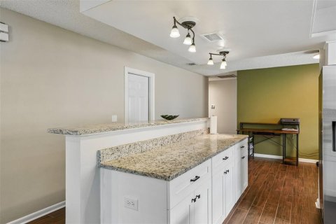 Villa ou maison à vendre à Tampa, Floride: 3 chambres, 127.37 m2 № 2298089 - photo 10