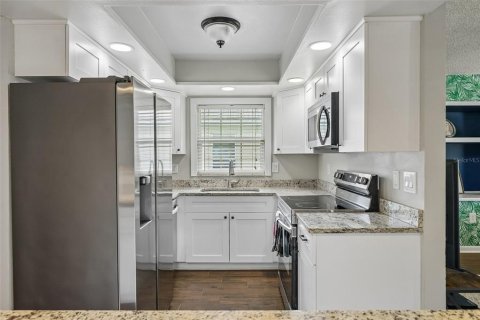 Villa ou maison à vendre à Tampa, Floride: 3 chambres, 127.37 m2 № 2298089 - photo 9