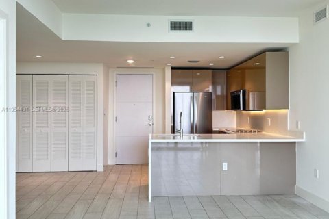 Снять в аренду кондоминиум в Санрайз, Флорида 2 спальни, 91.97м2, № 2009725 - фото 6