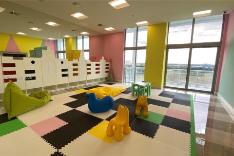 Снять в аренду кондоминиум в Санрайз, Флорида 2 спальни, 91.97м2, № 2009725 - фото 24