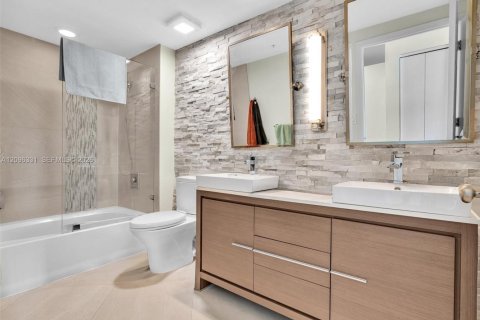 Copropriété à louer à Miami, Floride: 2 chambres, 121.05 m2 № 2388494 - photo 23