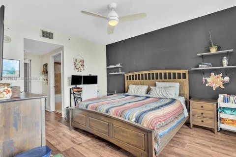 Copropriété à louer à Miami, Floride: 2 chambres, 121.05 m2 № 2388494 - photo 18