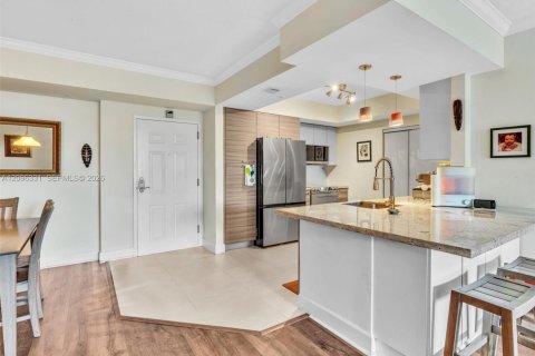 Copropriété à louer à Miami, Floride: 2 chambres, 121.05 m2 № 2388494 - photo 3