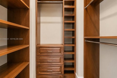 Copropriété à louer à Miami, Floride: 2 chambres, 121.05 m2 № 2388494 - photo 25