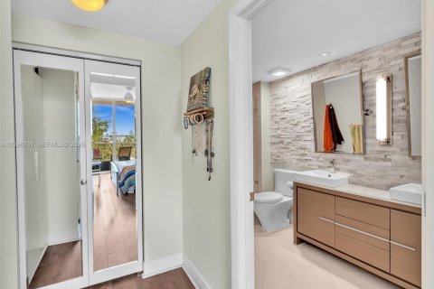 Copropriété à louer à Miami, Floride: 2 chambres, 121.05 m2 № 2388494 - photo 22