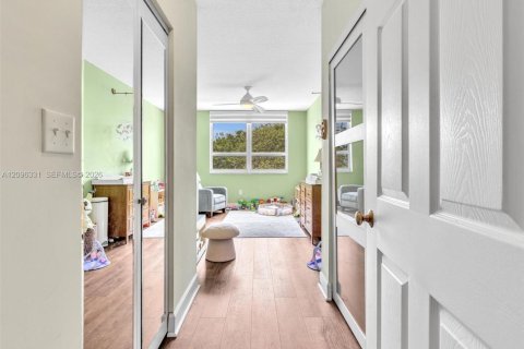 Copropriété à louer à Miami, Floride: 2 chambres, 121.05 m2 № 2388494 - photo 29