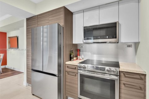 Copropriété à louer à Miami, Floride: 2 chambres, 121.05 m2 № 2388494 - photo 5