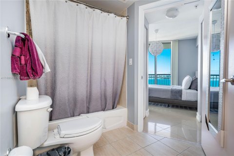 Снять в аренду кондоминиум в Майами, Флорида 1 спальня, 97.36м2, № 1932361 - фото 16