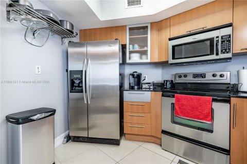 Снять в аренду кондоминиум в Майами, Флорида 1 спальня, 97.36м2, № 1932361 - фото 5