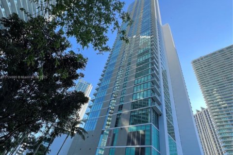 Condo in Miami, Florida, 1 bedroom  № 1862050 - photo 1