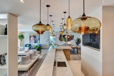 Condo in Miami, Florida, 1 bedroom  № 1862050 - photo 26