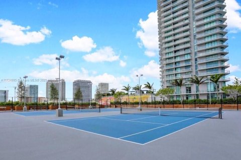 Condo in Miami, Florida, 1 bedroom  № 1862050 - photo 17