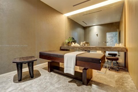 Condo in Miami, Florida, 1 bedroom  № 1862050 - photo 23