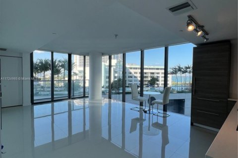 Condo in Miami, Florida, 1 bedroom  № 1862050 - photo 2