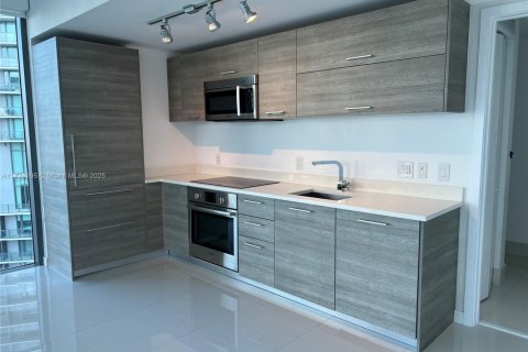 Condo in Miami, Florida, 1 bedroom  № 1862050 - photo 5