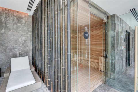 Condo in Miami, Florida, 1 bedroom  № 1862050 - photo 22