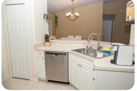 House in North Port, Florida 3 bedrooms, 122.45 sq.m. № 2218670 - photo 22