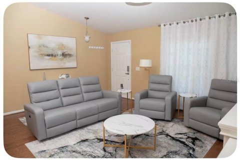 House in North Port, Florida 3 bedrooms, 122.45 sq.m. № 2218670 - photo 4