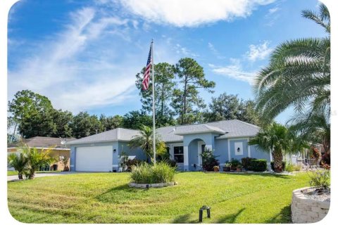 House in North Port, Florida 3 bedrooms, 122.45 sq.m. № 2218670 - photo 2