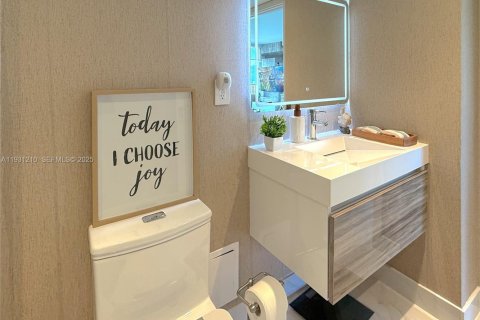 Copropriété à vendre à Aventura, Floride: 2 chambres, 107.49 m2 № 1990102 - photo 26