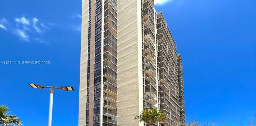 Condo à Aventura, Floride, 2 chambres № 1990102