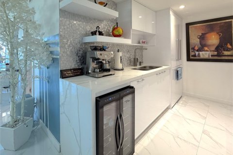 Copropriété à vendre à Aventura, Floride: 2 chambres, 107.49 m2 № 1990102 - photo 4