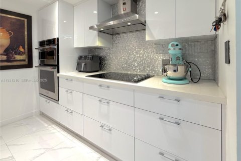 Copropriété à vendre à Aventura, Floride: 2 chambres, 107.49 m2 № 1990102 - photo 2