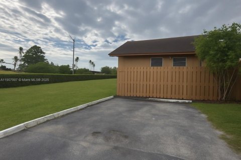 Купить таунхаус в Хайалиа, Флорида 3 спальни, 101.54м2, № 1964282 - фото 2