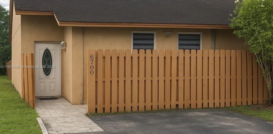 Таунхаус в Хайалиа, Флорида 3 спальни, 101.54м2 № 1964282