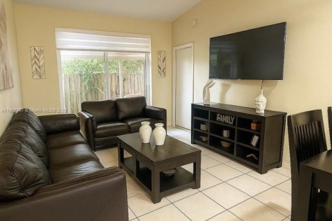 Купить таунхаус в Хайалиа, Флорида 3 спальни, 101.54м2, № 1964282 - фото 10