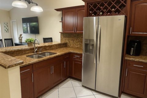 Купить таунхаус в Хайалиа, Флорида 3 спальни, 101.54м2, № 1964282 - фото 7