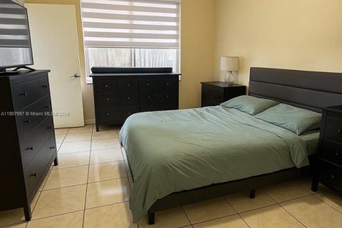 Купить таунхаус в Хайалиа, Флорида 3 спальни, 101.54м2, № 1964282 - фото 13