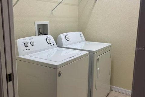 Townhouse in Fort Myers, Florida 3 bedrooms, 179.12 sq.m. № 1690304 - photo 8