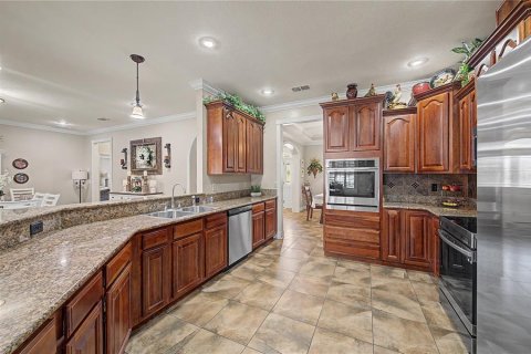 House in Plant City, Florida 4 bedrooms, 414.81 sq.m. № 2210346 - photo 17