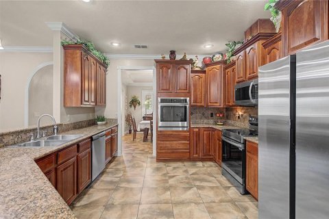 House in Plant City, Florida 4 bedrooms, 414.81 sq.m. № 2210346 - photo 18