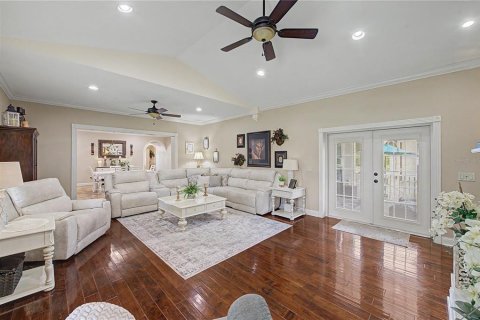 House in Plant City, Florida 4 bedrooms, 414.81 sq.m. № 2210346 - photo 26