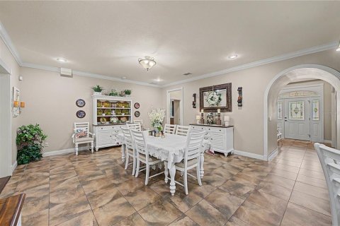 House in Plant City, Florida 4 bedrooms, 414.81 sq.m. № 2210346 - photo 14