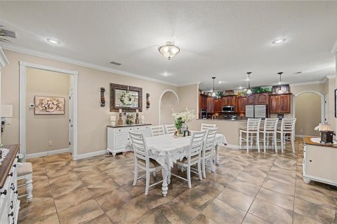 House in Plant City, Florida 4 bedrooms, 414.81 sq.m. № 2210346 - photo 15