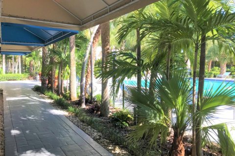 Condo in Miami, Florida, 1 bedroom  № 2086415 - photo 21