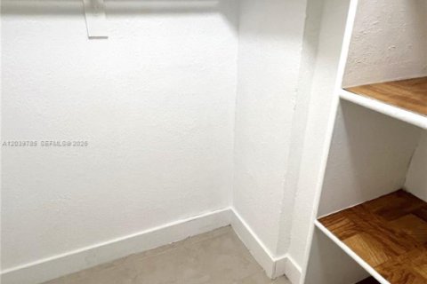 Condo in Miami, Florida, 1 bedroom  № 2086415 - photo 14